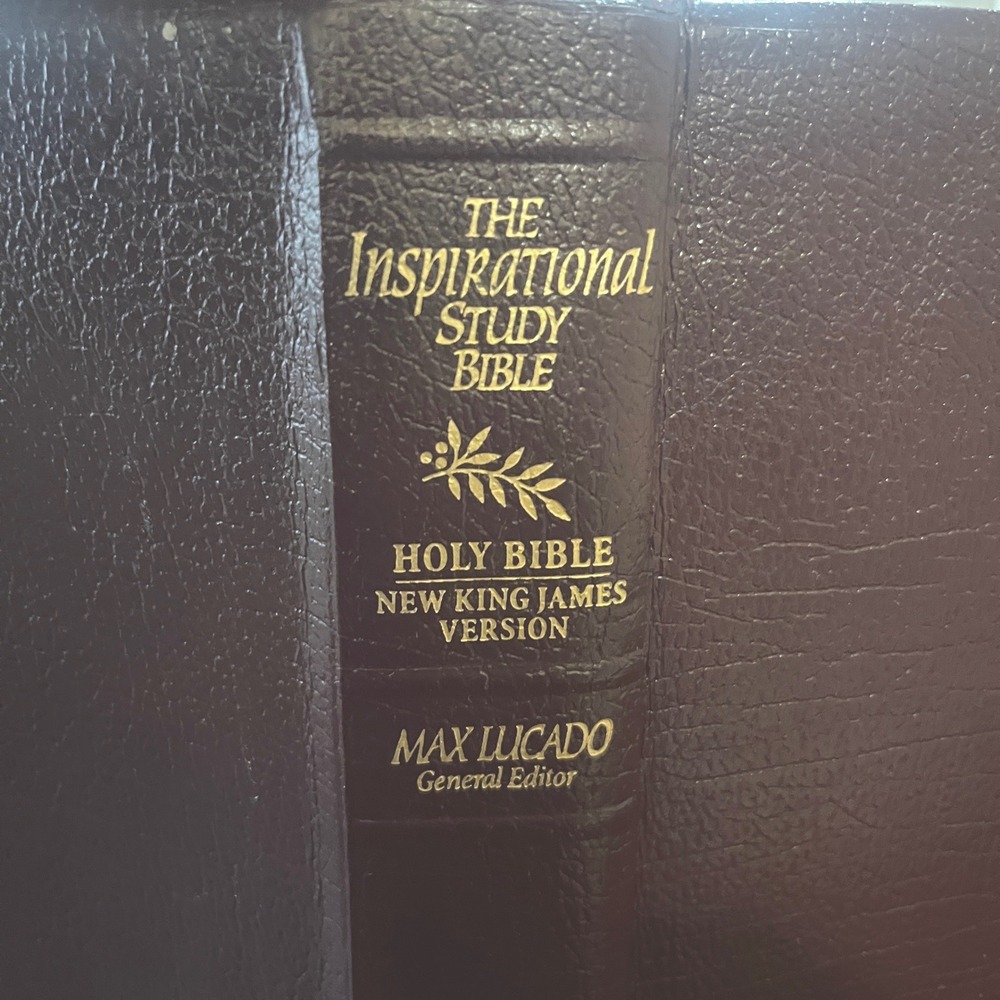 Max Lucado The Inspirational Study Bible NKJV Burgundy Faux Leather Bibles Flaw